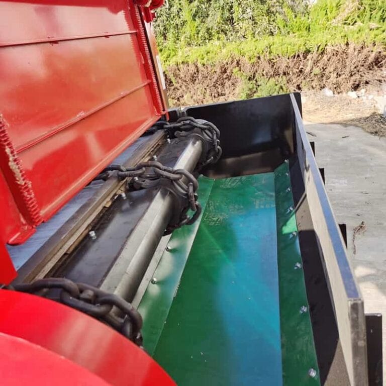 Side Ditching Manure spreader smooth discharge